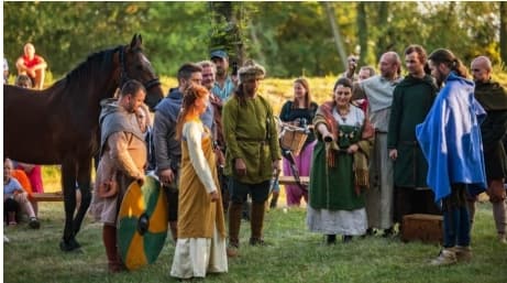 Scena ślubu średniowiecznego.